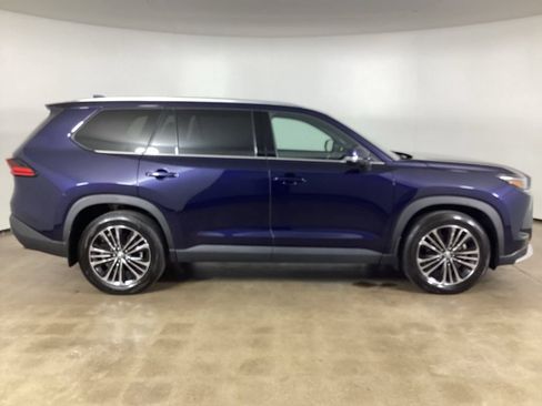 Used 2025 Toyota Grand Highlander AWD Hybrid image 5