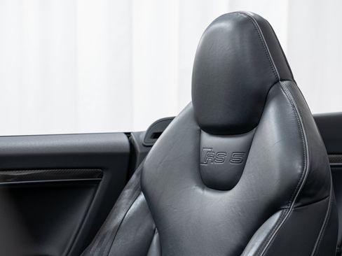 Used 2013 Audi RS 5 Cabriolet w/ Audi MMI Navigation Plus Pkg image 14