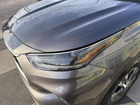 Used 2021 Toyota Highlander XLE image 6