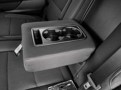 New 2026 Chevrolet Suburban LS image 38