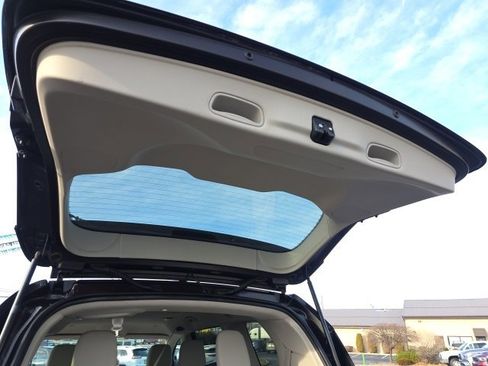 Used 2017 Chrysler Pacifica Touring image 45