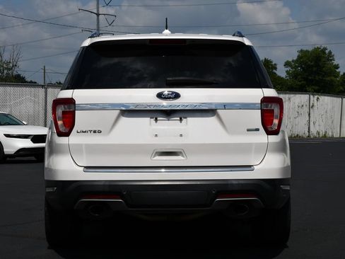Used 2018 Ford Explorer Limited w/ Equipment Group 301A AWD/4WD image 6