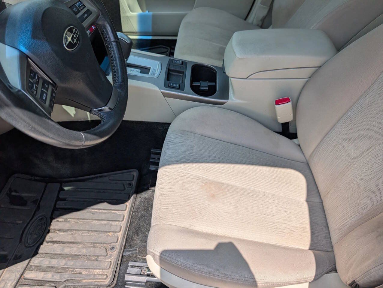 Used 2013 Subaru Legacy 2.5i Premium w/ All-Weather Pkg + Moonroof AWD/4WD image 35