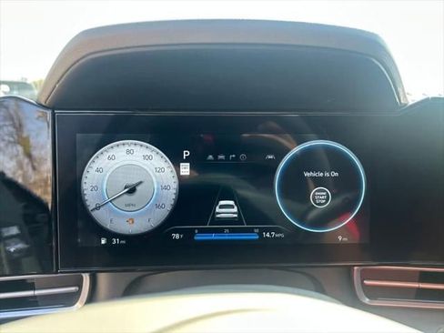 Used 2025 Hyundai Elantra SEL image 29