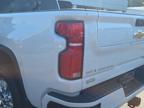 Used 2025 Chevrolet Silverado 2500 High Country w/ High Country Premium Package AWD/4WD image 36
