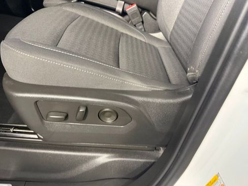 Used 2023 GMC Sierra 1500 SLE image 24