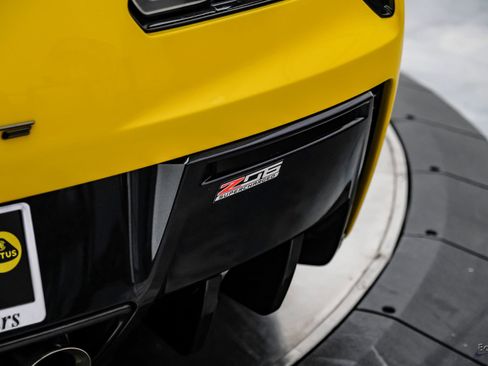 Used 2015 Chevrolet Corvette Z06 w/ 3LZ Preferred Equipment Group RWD image 20