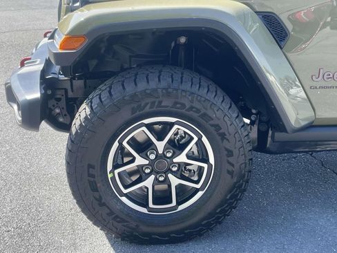 New 2026 Jeep Gladiator Rubicon w/ Steel Power Dome Hood Package AWD/4WD image 11