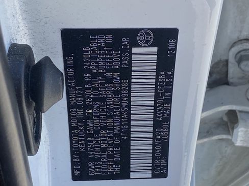 Certified 2021 Toyota Camry SE image 11