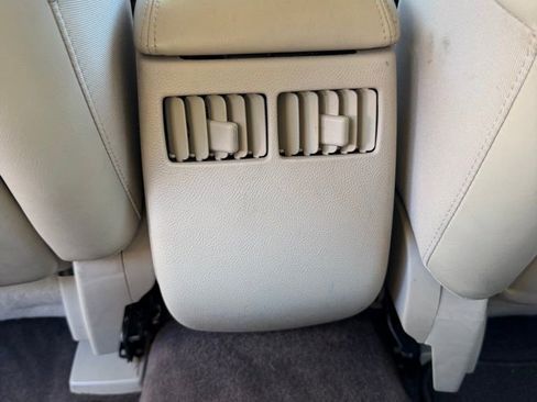 Used 2011 Buick Lucerne Super image 9