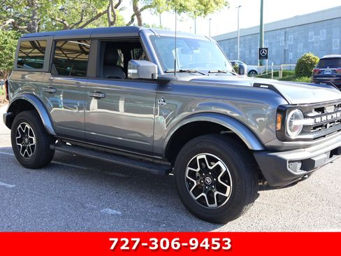 Used 2022 Ford Bronco Outer Banks image 9