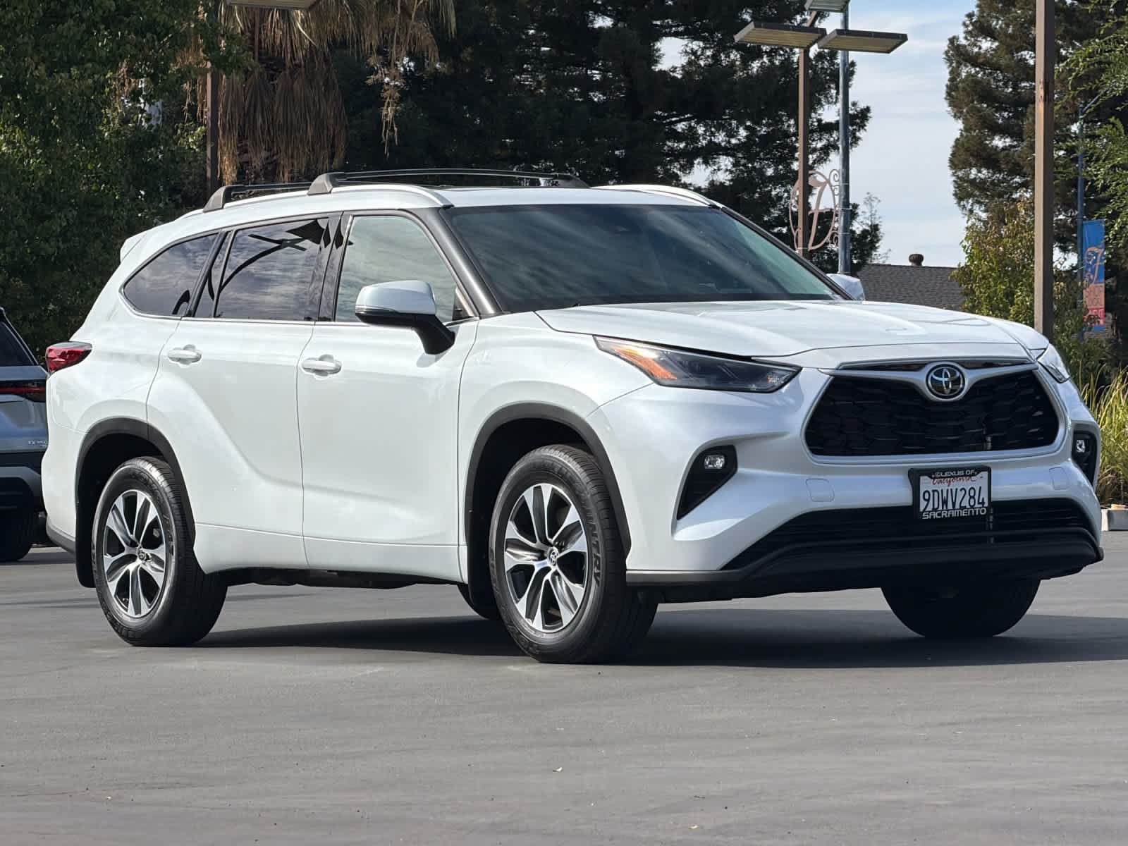 Used 2022 Toyota Highlander XLE FWD image 5