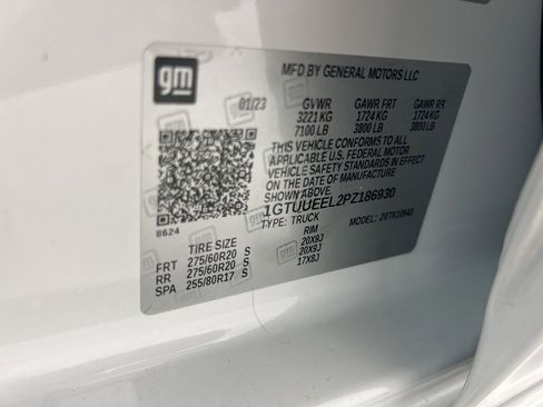 Used 2023 GMC Sierra 1500 AT4 w/ AT4 Premium Package image 32