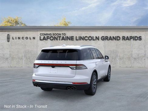 New 2026 Lincoln Aviator Premiere image 8