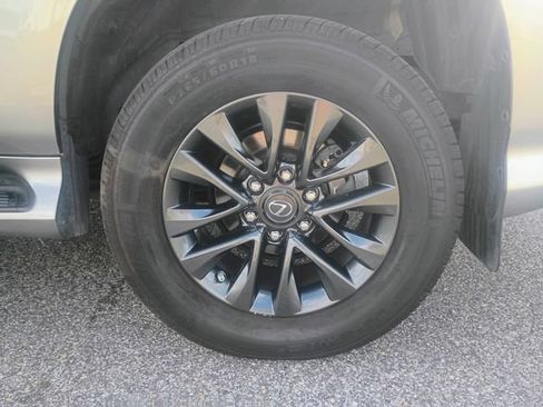 Used 2022 Lexus GX 460 Premium w/ Premium Package AWD/4WD image 16