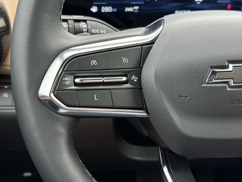 Used 2025 Chevrolet Equinox ACTIV w/ Convenience Package III AWD/4WD image 9