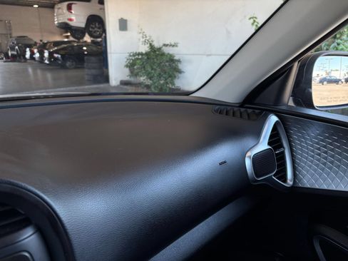 Used 2025 Kia Soul LX w/ LX Technology Package FWD image 33