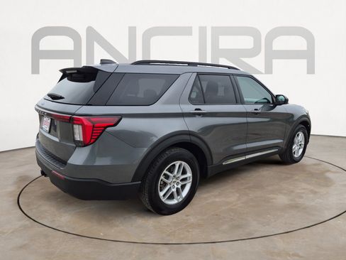 Used 2025 Ford Explorer Active RWD image 10