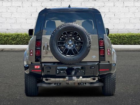 Used 2023 Land Rover Defender 110 X-Dynamic SE AWD/4WD image 5