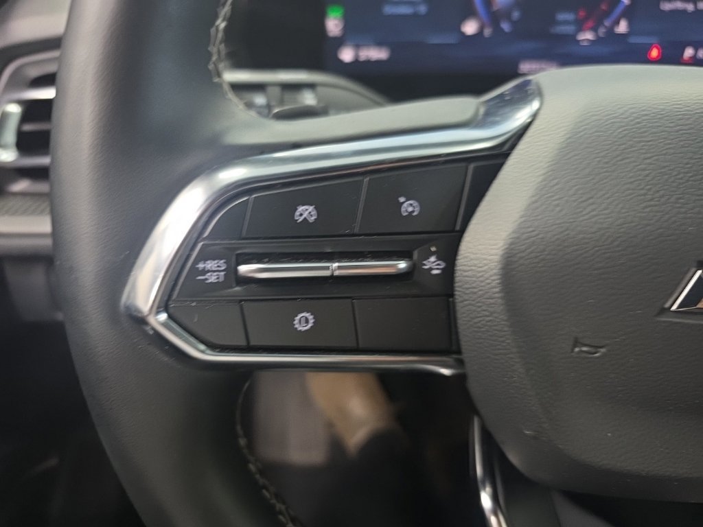 Certified 2026 Chevrolet Traverse LT FWD image 26