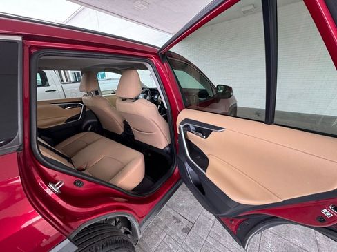 Used 2019 Toyota RAV4 XLE image 22