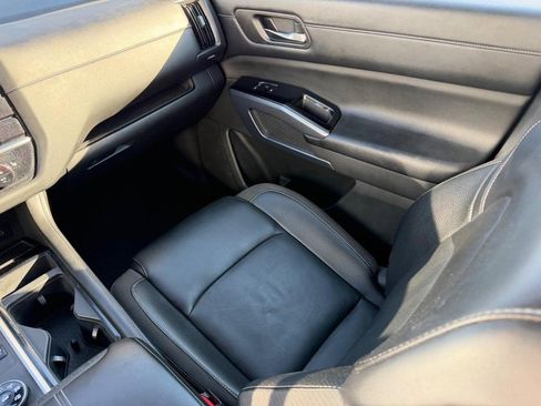 Used 2022 Nissan Pathfinder SL w/ SL Premium Package image 20