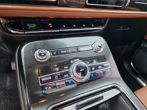 Used 2021 Lincoln Nautilus Reserve image 10