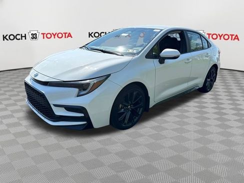 Certified 2024 Toyota Corolla SE FWD image 3