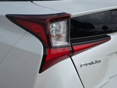Used 2022 Toyota Prius L Eco FWD image 34