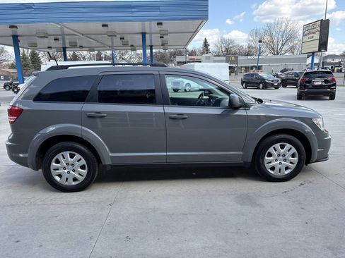 Used 2020 Dodge Journey SE image 5