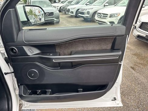 Used 2020 Ford Expedition Max Limited RWD image 14