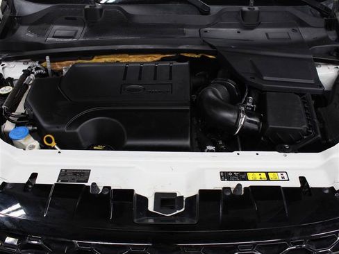 Used 2018 Land Rover Discovery Sport SE image 21