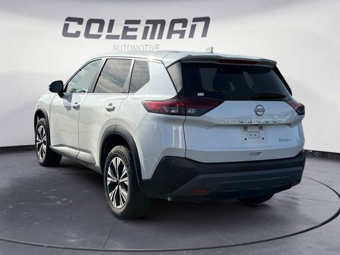 Used 2023 Nissan Rogue SV image 3