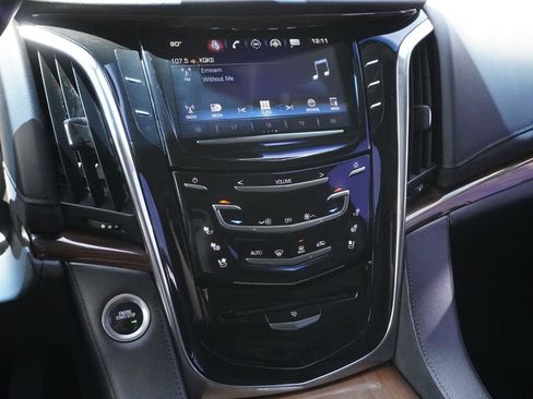 Used 2016 Cadillac Escalade ESV Luxury AWD/4WD image 15