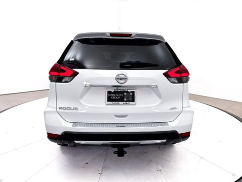 Used 2018 Nissan Rogue S AWD/4WD image 10