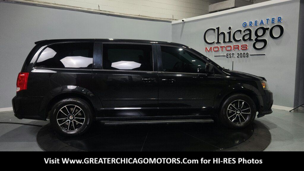 Used 2015 Dodge Grand Caravan SXT w/ Blacktop Package FWD image 14