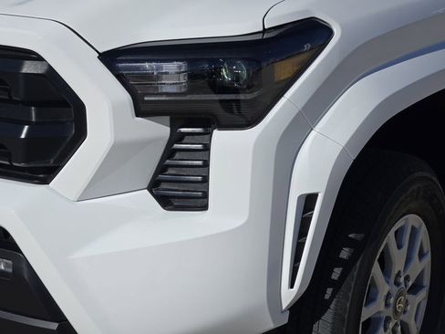 New 2026 Toyota Tacoma SR5 image 6