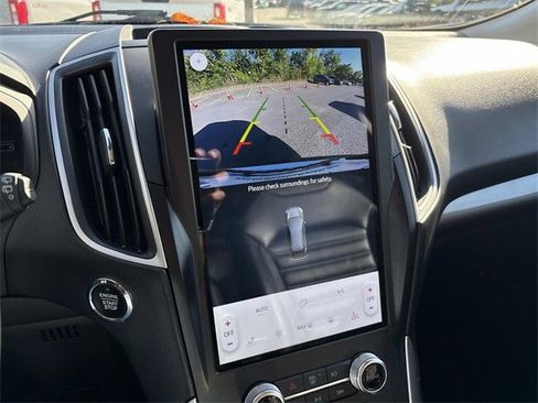 Certified 2024 Ford Edge SEL image 30