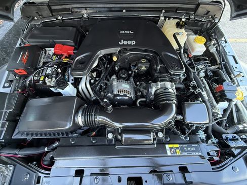 Used 2020 Jeep Wrangler Sport image 29