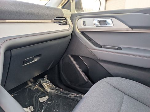 New 2026 Ford Explorer Active image 32