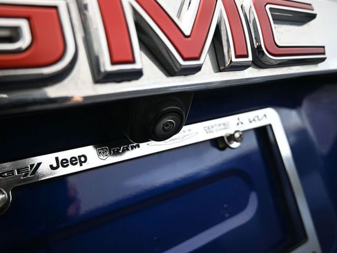 Used 2023 GMC Acadia SLE w/ Driver Convenience Package image 42