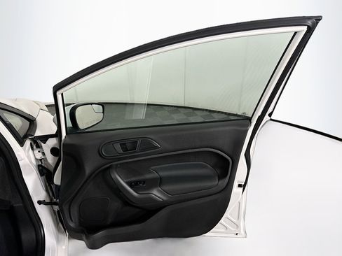 Used 2019 Ford Fiesta SE image 29