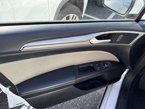 Used 2018 Ford Fusion S image 10