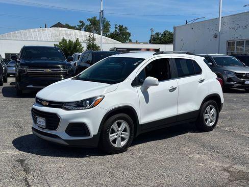 Used 2017 Chevrolet Trax LT w/ LT Convenience Package FWD image 6