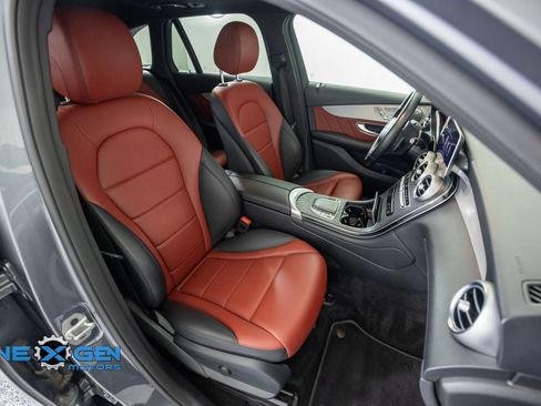 Used 2021 Mercedes-Benz GLC 300 4MATIC image 46