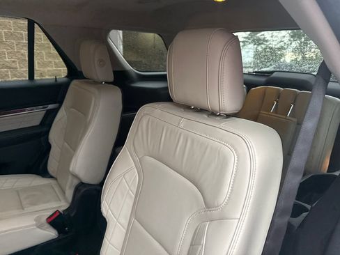 Used 2016 Ford Explorer Platinum AWD/4WD image 21