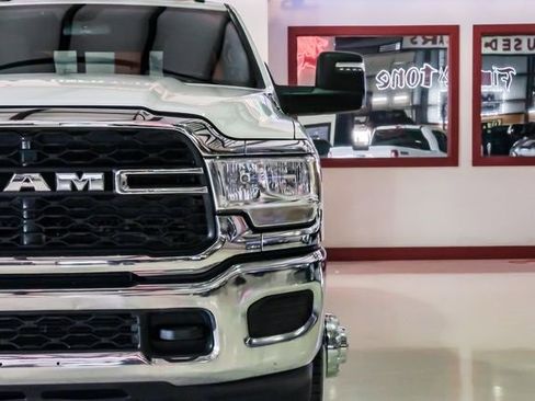 Used 2024 RAM 3500 Tradesman w/ Chrome Appearance Group image 34