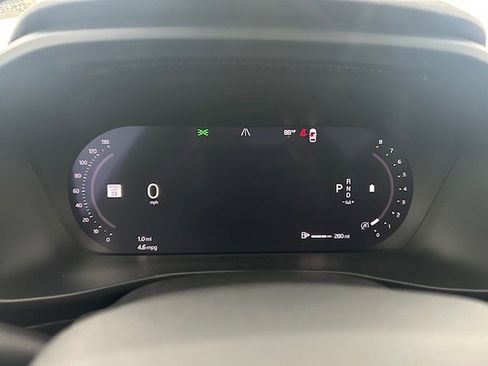 Used 2023 Volvo XC40 B5 Ultimate AWD/4WD image 18