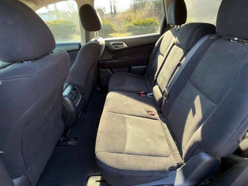 Used 2015 Nissan Pathfinder SV w/ Cargo Package image 18