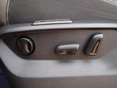 Used 2020 Volkswagen Atlas Cross Sport SEL Premium R-Line image 15